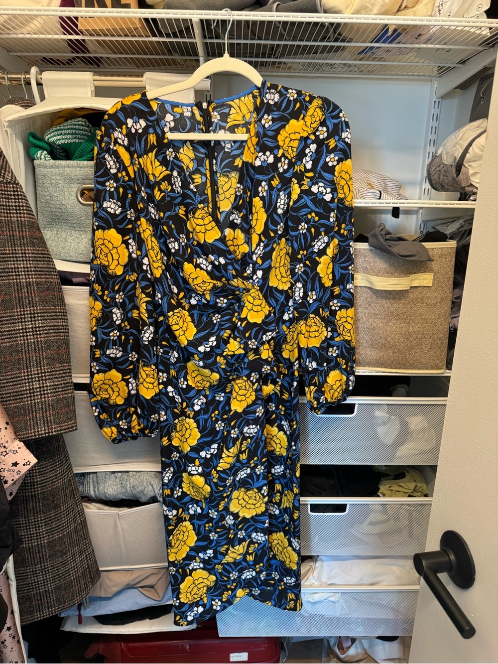 Dress - Picture 5 of 5